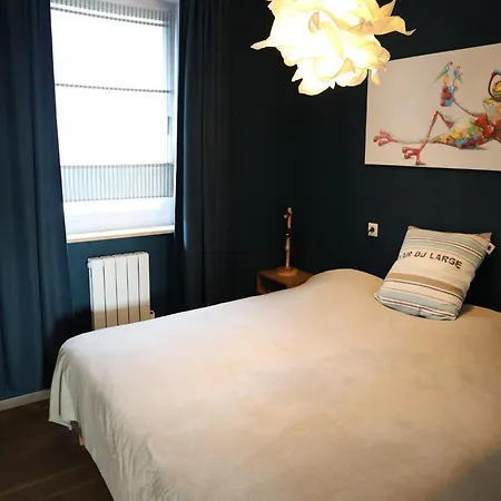In Near Sandy Beaches, Cleaning Included * Nieuwpoort